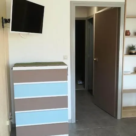 Appartamento Beau Avec Balcon, Vue Piscine, Parking Prive, Climatisation, Solarium, Laverie
